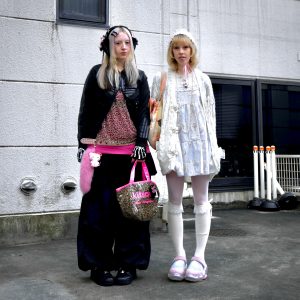 katie・Mimi／22・23／english teacher・student